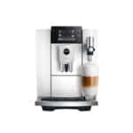 Innovatieve Jura E8 koffiezetapparaat voor perfect gebrouwen koffie, ideaal voor horeca en thuisgebruik, met geavanceerde functies en gebruiksvriendelijk ontwerp.