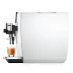 Modernes Kaffeeautomat met fris uitziende melkopschuimer, perfect voor thuis of kantoor, ideaal voor het zetten van een heerlijk espresso of cappuccino.