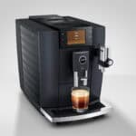 Smaakvolle espresso gezet met moderne koffiemachine voor horecabedrijven en thuisgebruik.