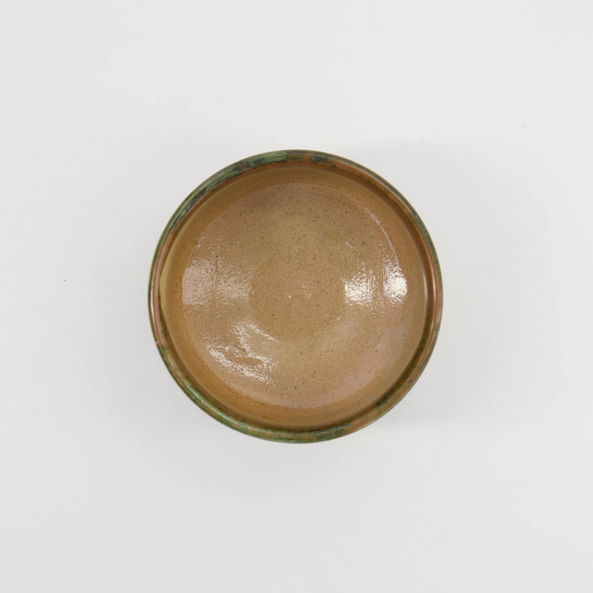 Matcha Bowl Cha Oribe bovenaanzicht glazuur detail groen bruin stoneware