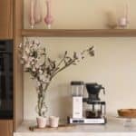 Moccamaster KBG Select Cherry Blossom in de keuken